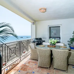  Apartment Lap- 3 Bed On The Beach. Families Only
